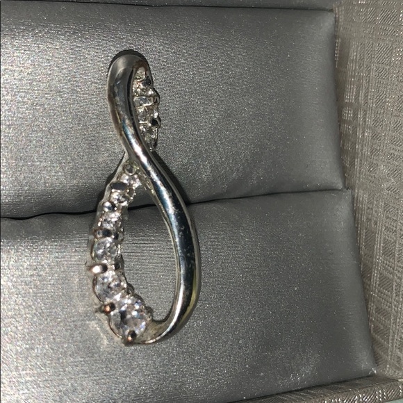 Infinity necklace - Picture 4 of 5